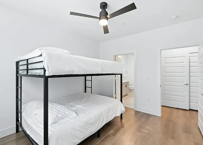 G36, 2br Luxury By Golf, Pool & Gym, Near Stockyards Fort Worth