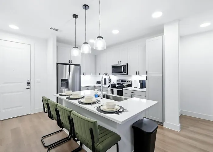 Apartment G36, 2br Luxury By Golf, Pool & Gym, Near Stockyards Fort Worth
