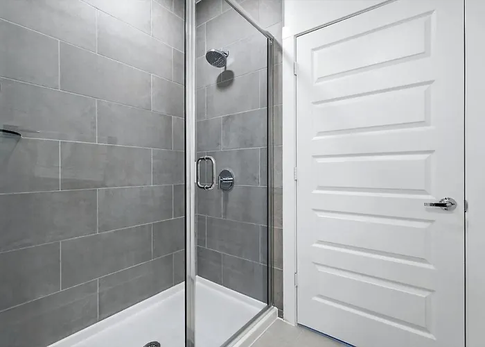 G36, 2br Luxury By Golf, Pool & Gym, Near Stockyards Fort Worth