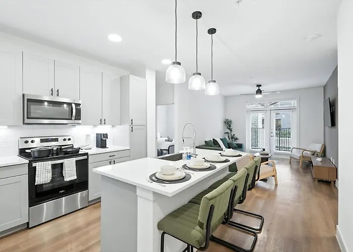Apartment G36, 2br Luxury By Golf, Pool & Gym, Near Stockyards Fort Worth