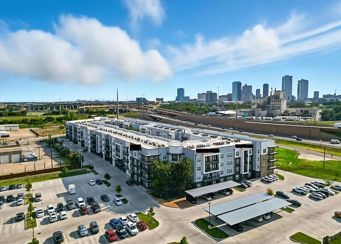 Apartment G36, 2br Luxury By Golf, Pool & Gym, Near Stockyards *