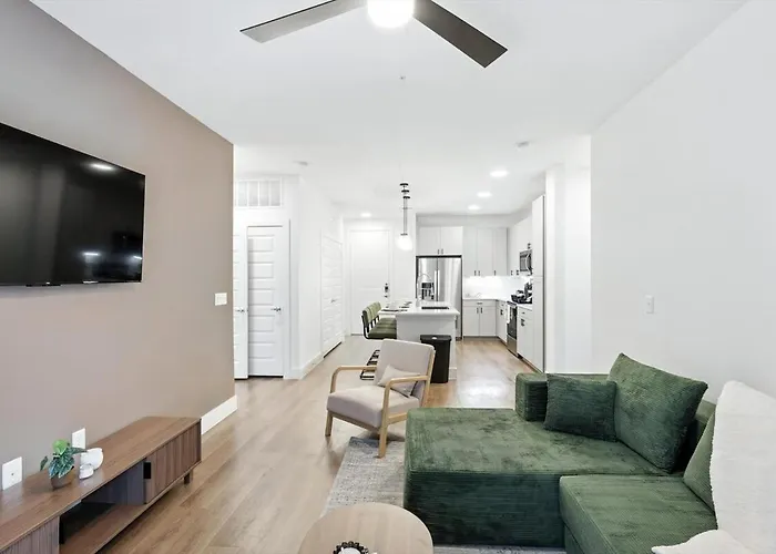 Apartment G36, 2br Luxury By Golf, Pool & Gym, Near Stockyards Fort Worth