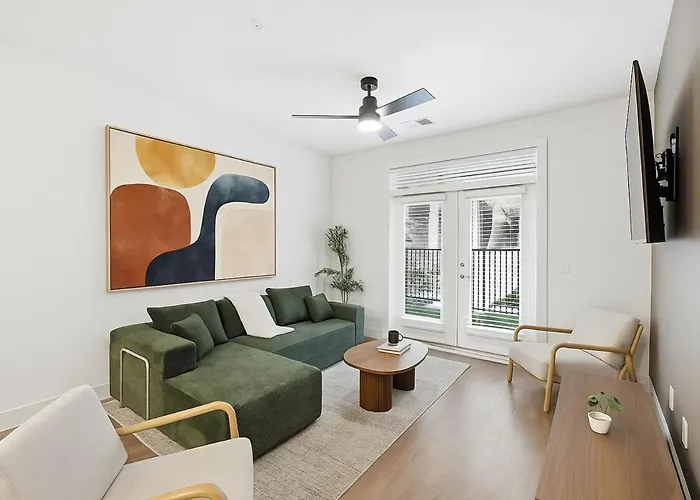 Apartment G36, 2br Luxury By Golf, Pool & Gym, Near Stockyards *