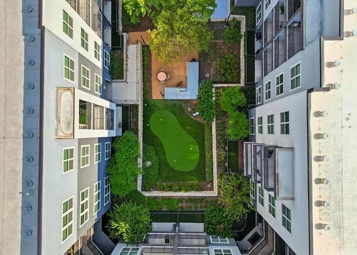 G36, 2br Luxury By Golf, Pool & Gym, Near Stockyards