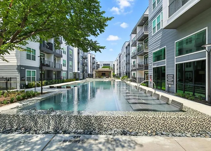 G36, 2br Luxury By Golf, Pool & Gym, Near Stockyards Fort Worth